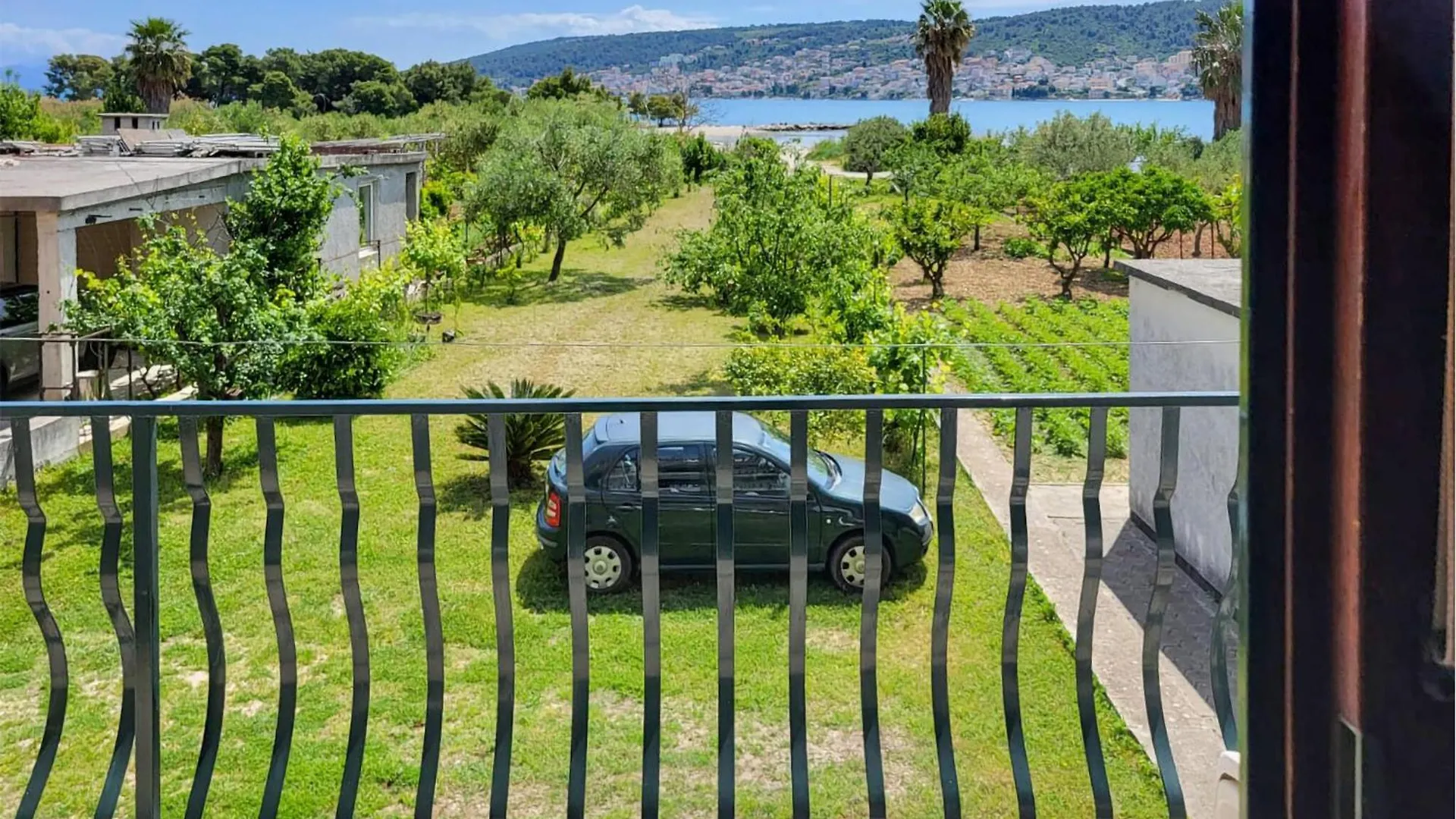 3 Bedroom Amazing Apartment In Trogir 0*,