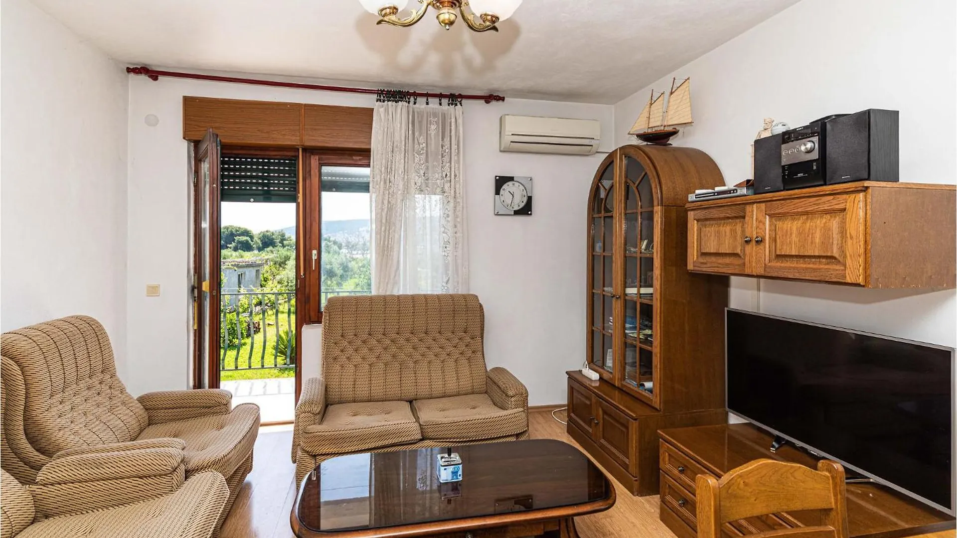 3 Bedroom Amazing Apartment In Trogir 0*,