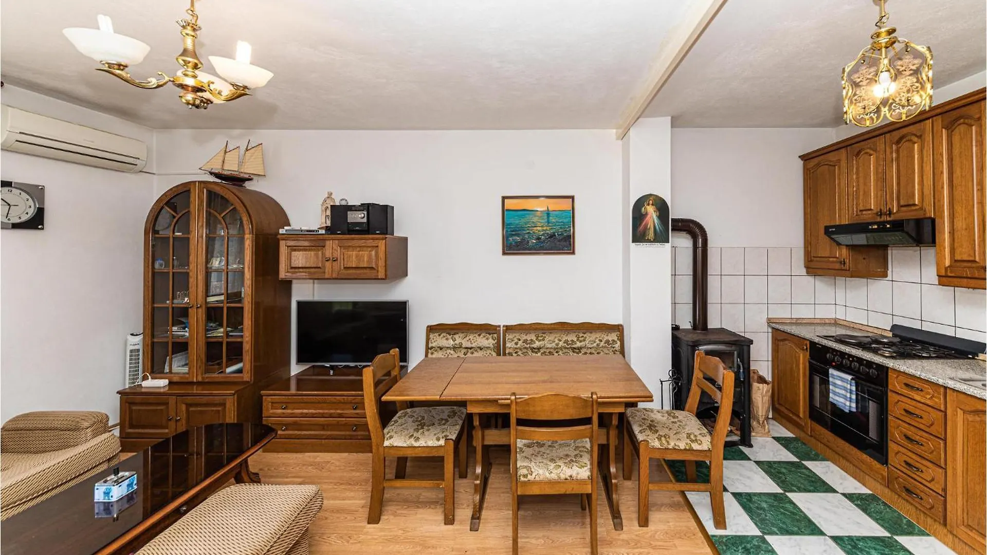 3 Bedroom Amazing Apartment In Trogir