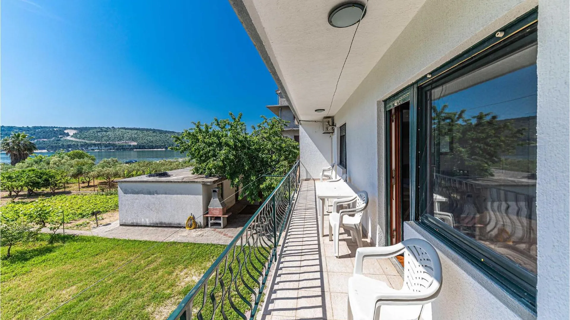 3 Bedroom Amazing Apartment In Trogir